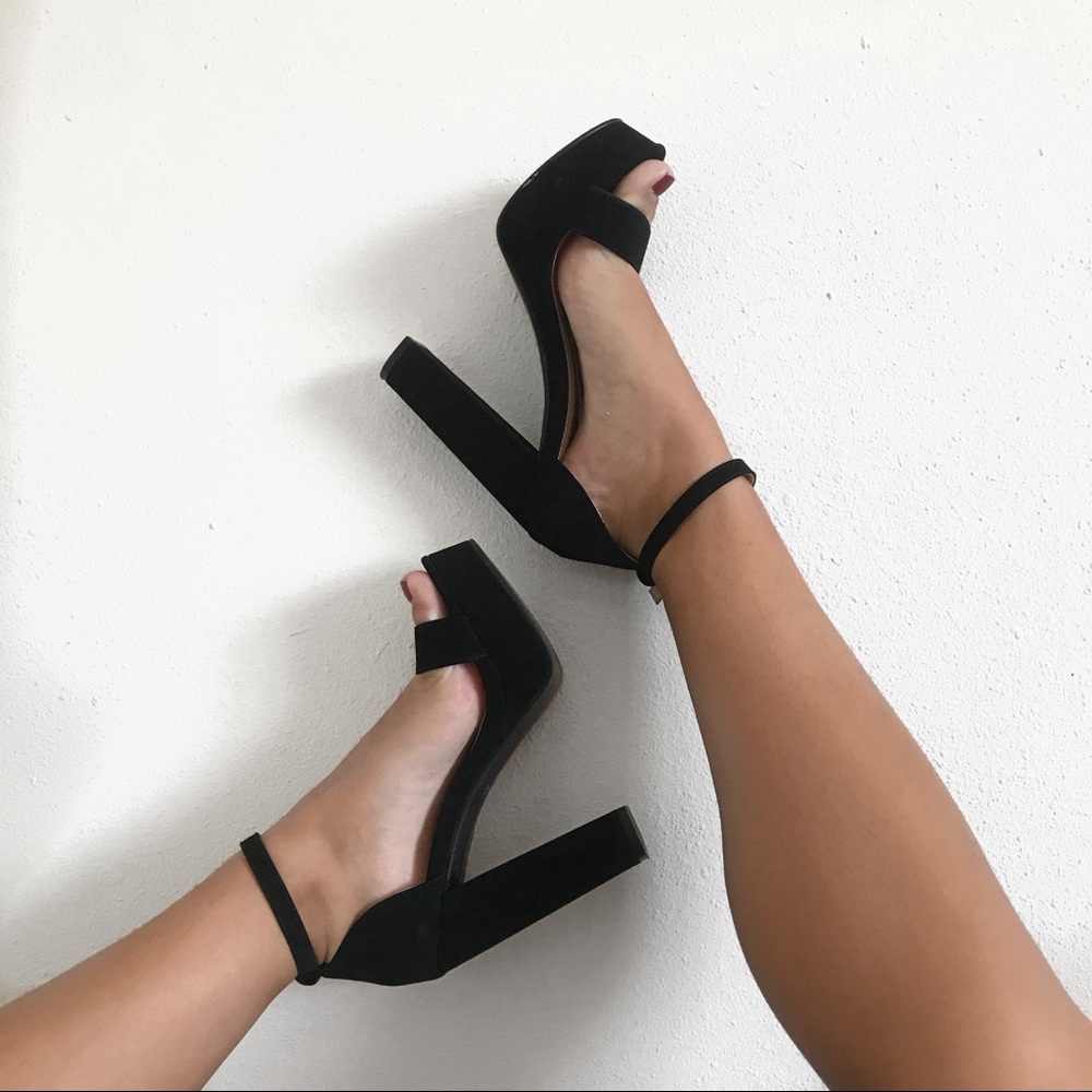 Black Open-Toed Platform Chunky Heels